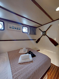 Yacht Anemos cabin