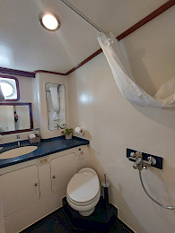 Yacht Anemos cabin bathroom