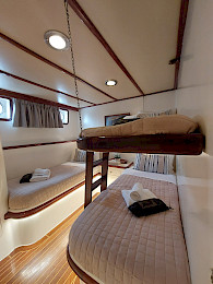 Yacht Anemos cabin