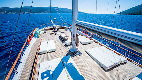 Yacht Freedom deck