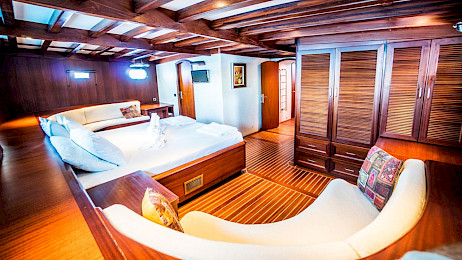 Yacht Freedom cabin