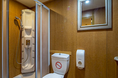 Yacht Morning Star cabin bathroom