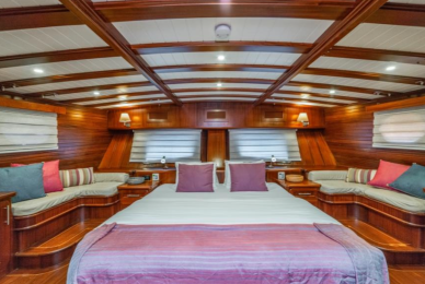 Yacht Sema Tuana cabin