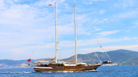 Yacht Sema Tuana side view