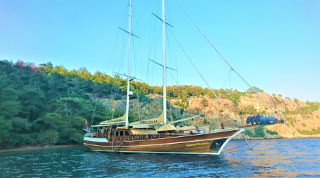 Yacht Sema Tuana side view