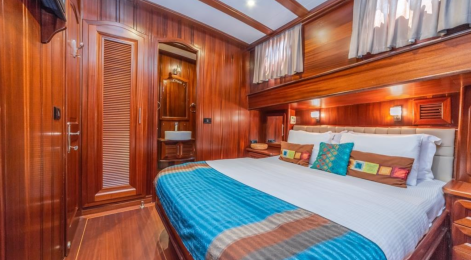 Yacht Sema Tuana cabin