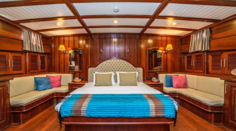 Yacht Sema Tuana cabin