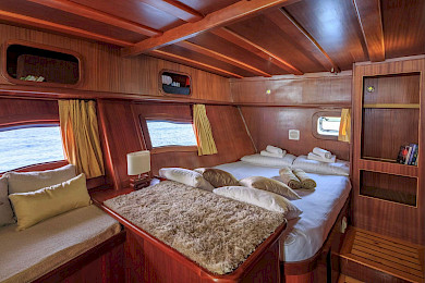 Yacht Allure cabin