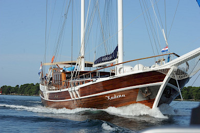 Yacht Kadena front view