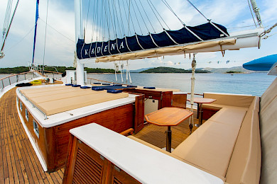 Yacht Kadena deck