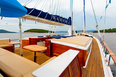 Yacht Kadena deck