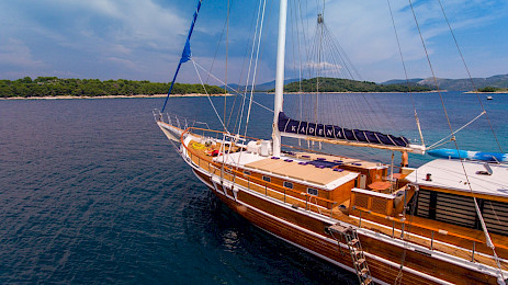 Yacht Kadena aerial view