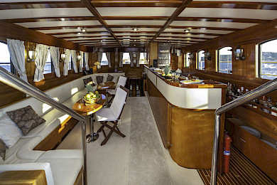 Yacht Libra saloon