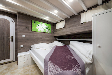 Yacht Andjeo cabin