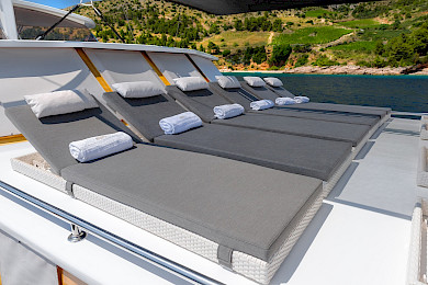 Yacht Andjeo deck