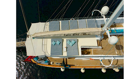 Yacht Luce del Mare aerial view