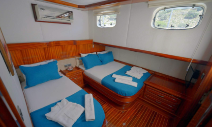 Yacht Luce del Mare cabin