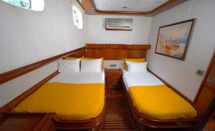 Yacht Luce del Mare cabin