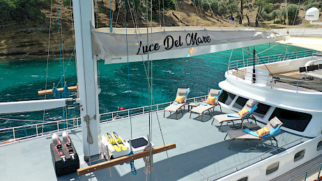 Yacht Luce del Mare deck