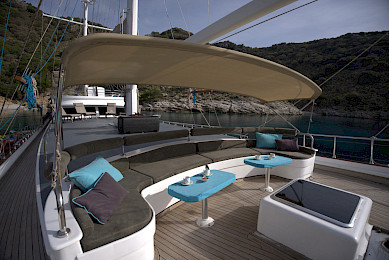 Yacht Luce del Mare deck