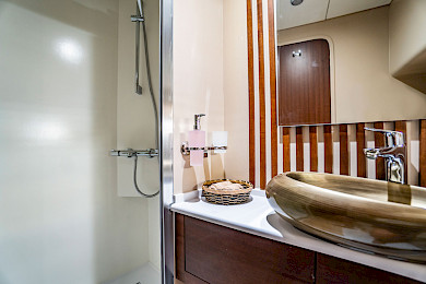 Yacht Luja cabin bathroom