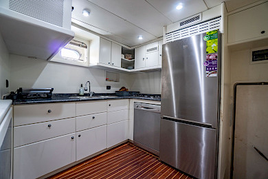 Yacht Luja kitchen