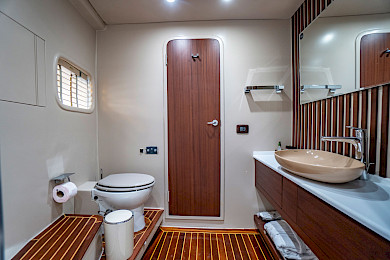 Yacht Luja cabin bathroom