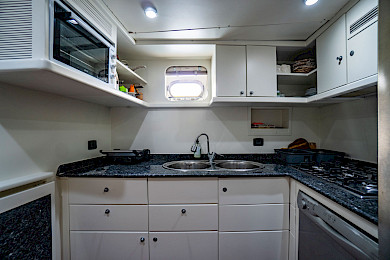 Yacht Luja kitchen