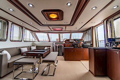 Yacht Luja saloon