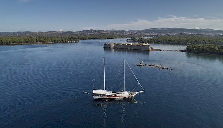 Yacht Perla aerial view