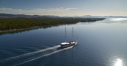 Yacht Perla aerial view