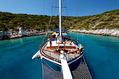 Yacht Perla deck