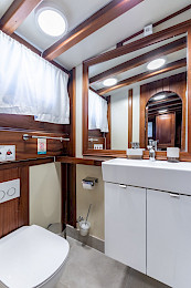 Yacht Angelica cabin