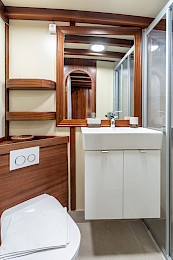 Yacht Angelica cabin bathroom