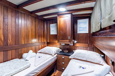 Yacht Angelica cabin