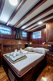 Yacht Angelica cabin