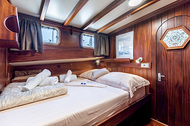 Yacht Angelica cabin