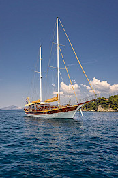 Yacht Angelica side view