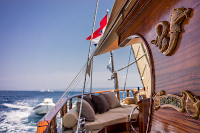 Yacht Angelica aft