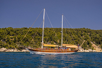 Yacht Angelica side view