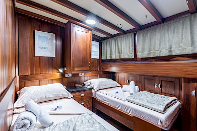 Yacht Angelica cabin