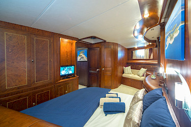 Yacht Alba cabin