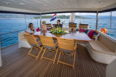 Yacht Alba dining table