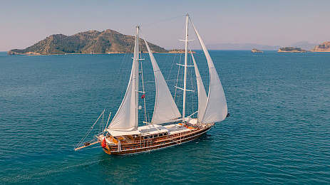 Yacht Lycian Queen sailing