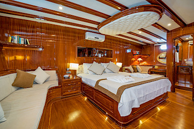 Yacht Lycian Queen cabin