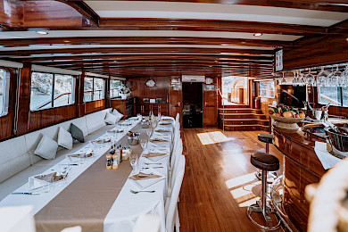 Yacht Lycian Queen saloon