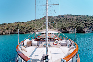 Yacht Lycian Queen deck