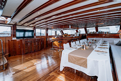 Yacht Lycian Queen saloon