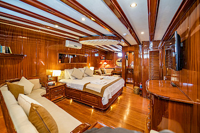 Yacht Lycian Queen cabin