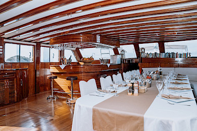 Yacht Lycian Queen saloon